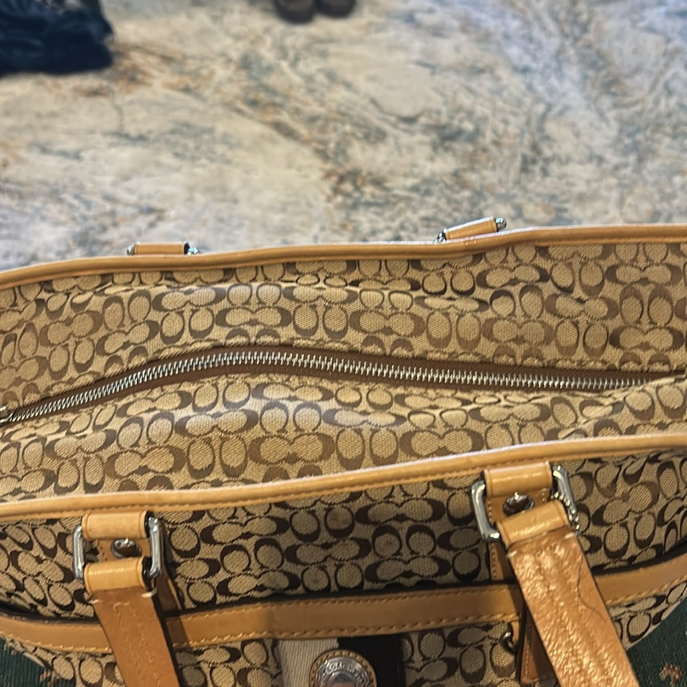 Coach signature Voyager tote 15 x 12 material and rawhide traditional coach - Picture 11 of 16
